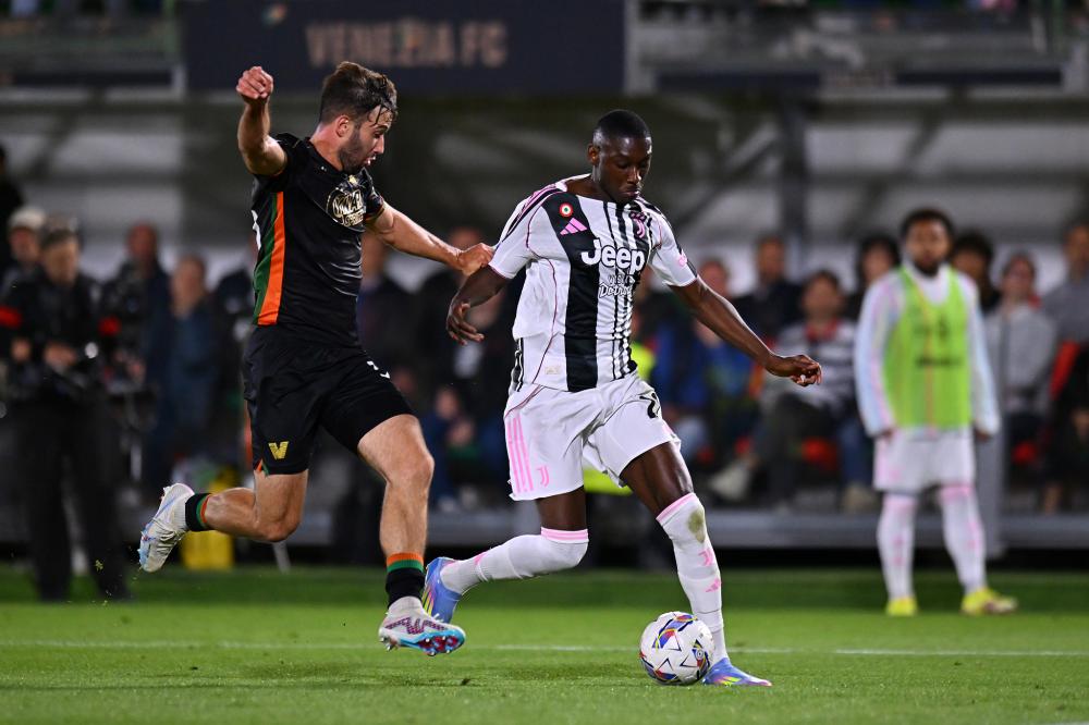 苏媒：苏超盐城队11月28日开启球员选拔，有大量职业球员参与